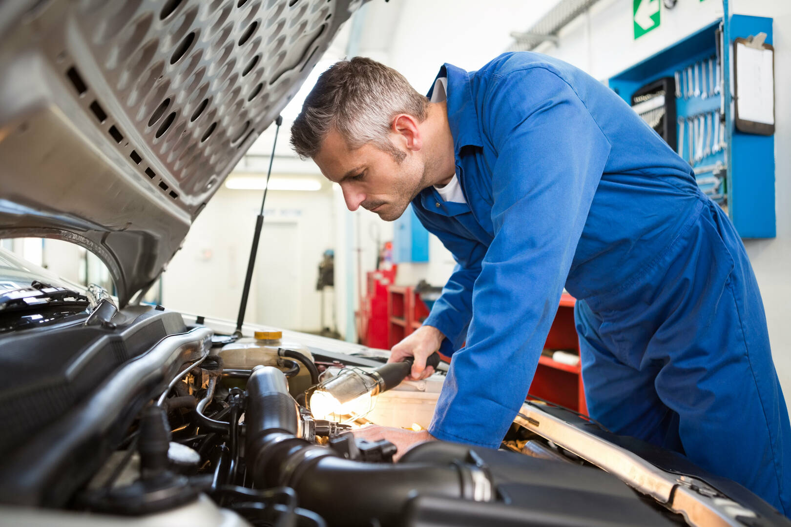 Lynnes Automotive Group